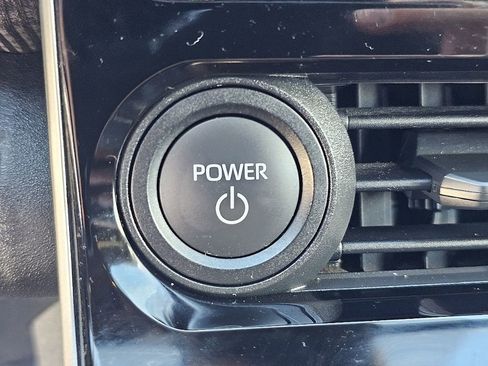 Certified 2023 Subaru Solterra Premium image 33