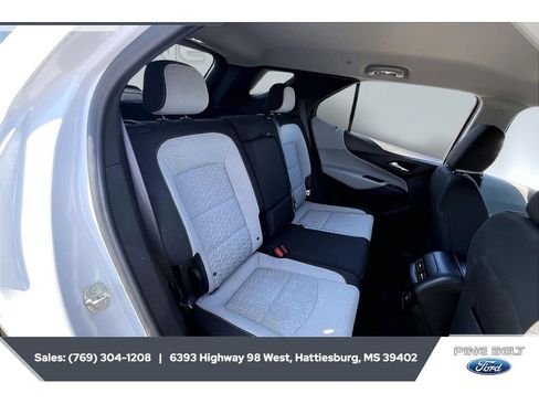 Used 2022 Chevrolet Equinox LS FWD image 19