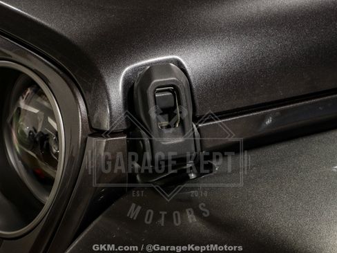 Used 2018 Jeep Wrangler Unlimited Sahara AWD/4WD image 37