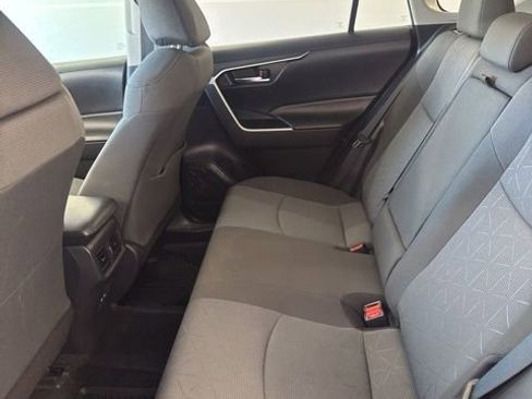 Used 2022 Toyota RAV4 XLE w/ Convenience Package FWD image 20