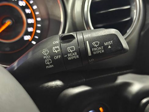 Used 2019 Jeep Wrangler Unlimited Sahara image 53