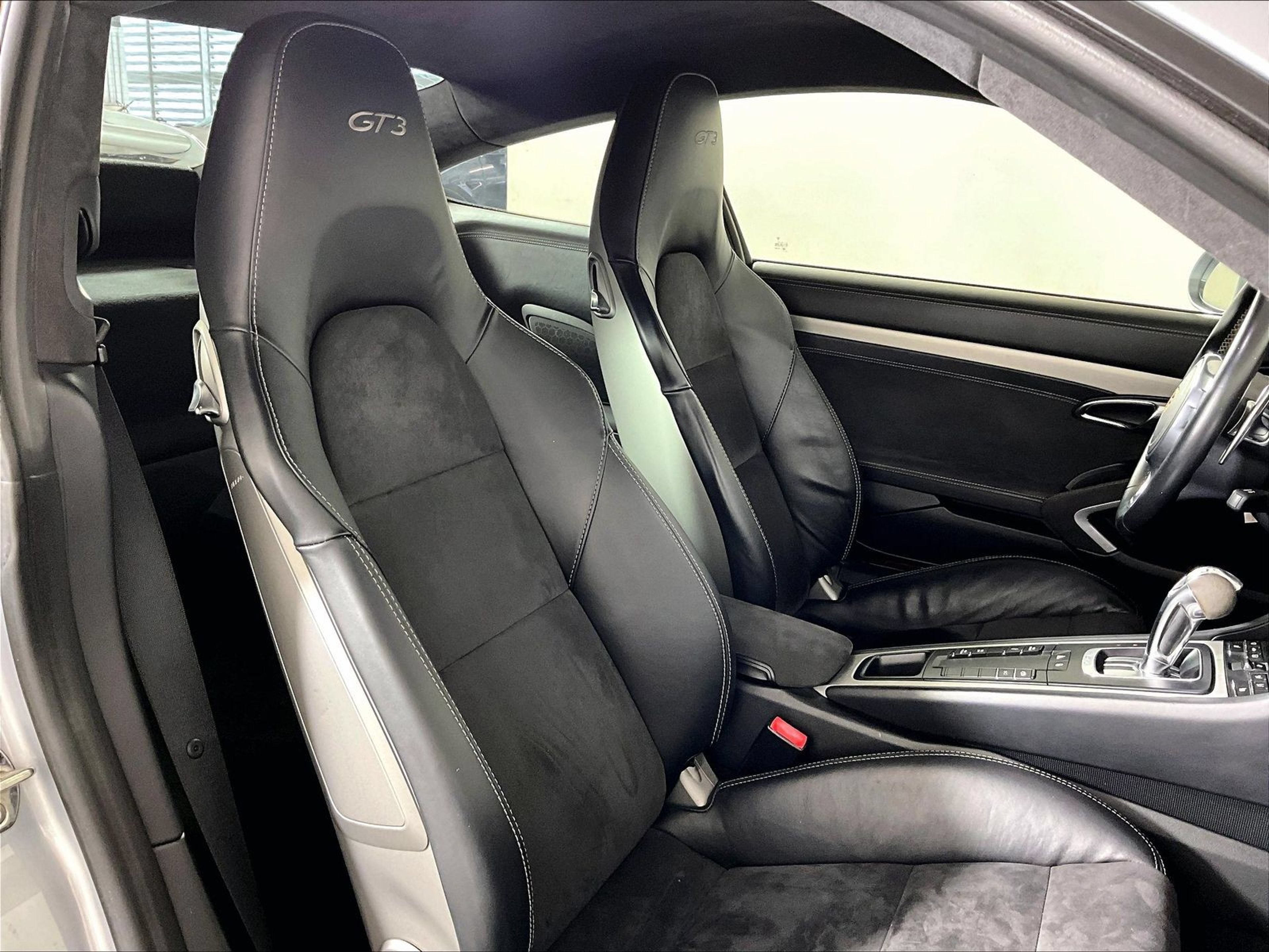 Certified 2014 Porsche 911 GT3 RWD image 18