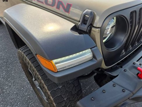 Used 2020 Jeep Gladiator Rubicon AWD/4WD image 19