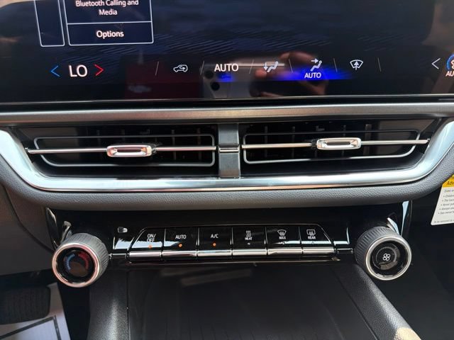 New 2026 Chevrolet Equinox EV LT FWD image 34