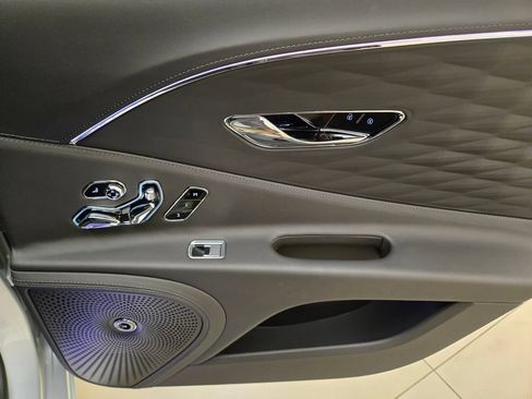 Used 2021 Bentley Flying Spur V8 AWD/4WD image 21