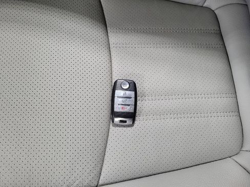 Used 2014 Kia Sorento SX image 32