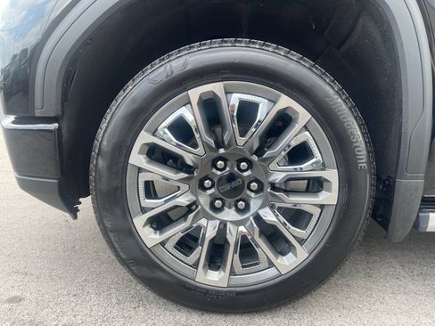 Used 2024 GMC Sierra 1500 Denali Ultimate AWD/4WD image 32