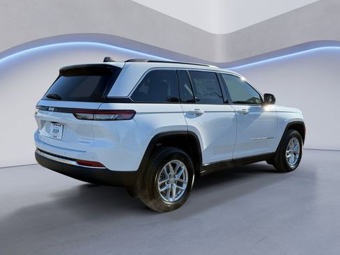 New 2025 Jeep Grand Cherokee Laredo X w/ MOPAR Finishing Package image 5