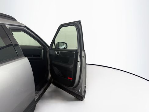 Used 2025 Hyundai Santa Fe SEL FWD image 30