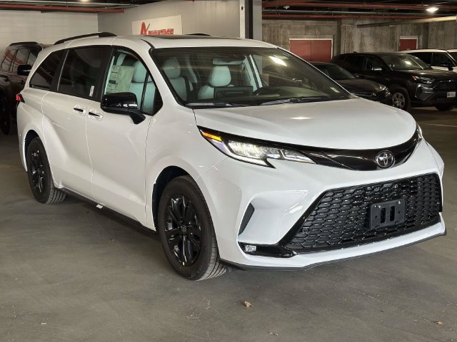 New 2026 Toyota Sienna XSE AWD/4WD 360° Tour