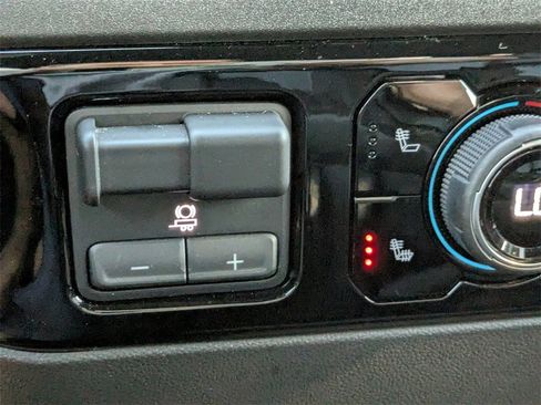 Certified 2025 Chevrolet Silverado 1500 LT w/ All Star Edition Plus image 28