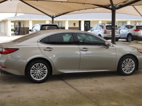 Used 2016 Lexus ES 350 image 9