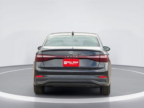 Used 2025 Volkswagen Jetta Sport FWD image 5