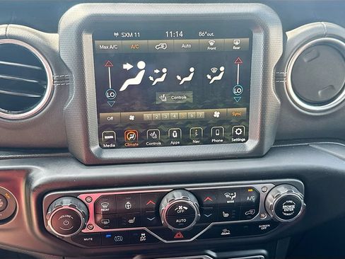 Used 2023 Jeep Wrangler Unlimited Sahara w/ Cold Weather Group AWD/4WD image 17