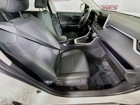Certified 2025 Toyota RAV4 LE AWD/4WD image 29