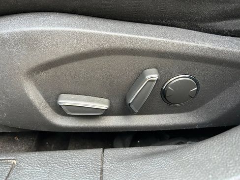 Used 2015 Ford Fusion SE w/ Equipment Group 201A FWD image 17
