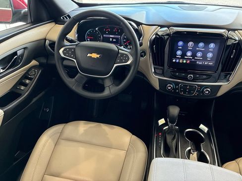 Used 2023 Chevrolet Traverse LT AWD/4WD image 10