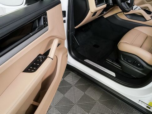 New 2026 Porsche Cayenne AWD image 8