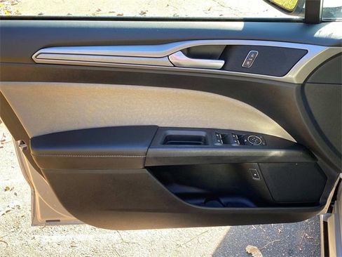 Used 2018 Ford Fusion S image 12