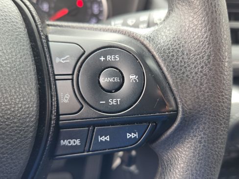 Used 2020 Toyota RAV4 LE FWD image 24