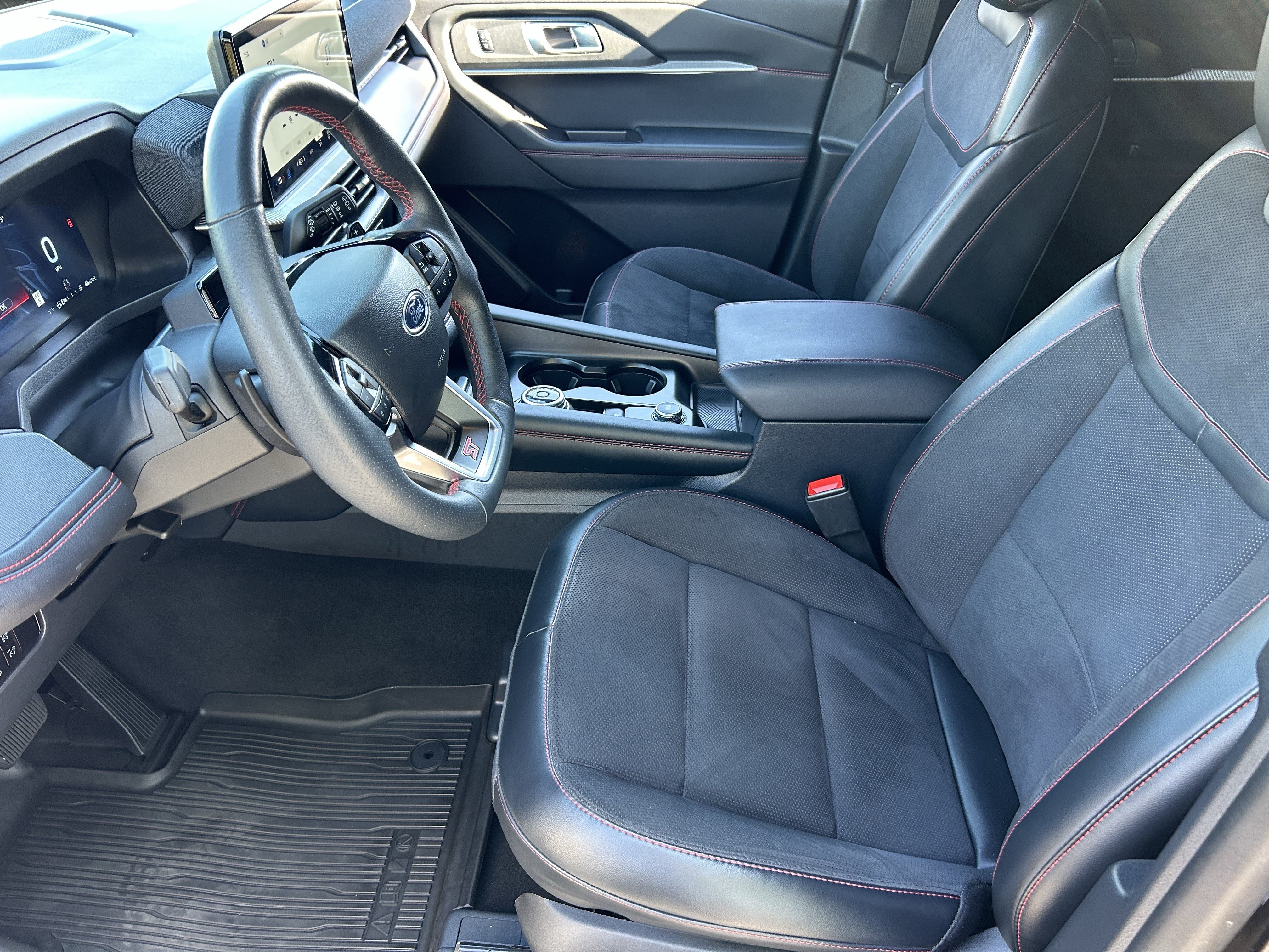Used 2025 Ford Explorer ST AWD/4WD image 18