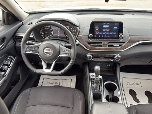 Used 2023 Nissan Altima 2.5 SV image 17