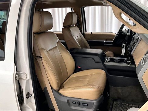 Used 2011 Ford F250 Lariat w/ Lariat Interior Pkg AWD/4WD image 16