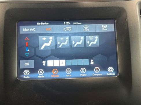 Used 2019 Jeep Cherokee Latitude w/ Popular Appearance Group FWD image 40
