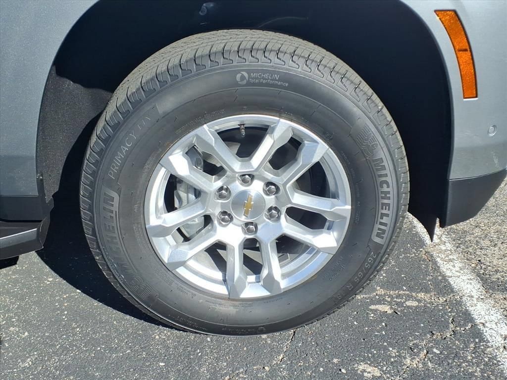 New 2026 Chevrolet Suburban LT w/ Comfort Package RWD image 11