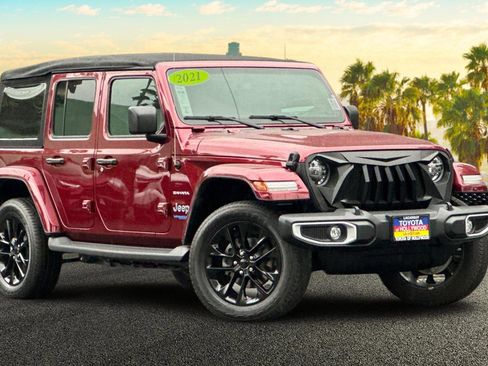 Used 2021 Jeep Wrangler Unlimited Sahara image 2