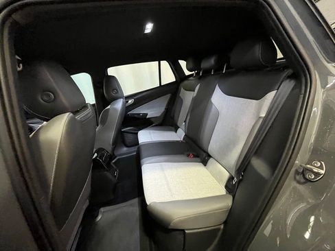 Used 2023 Volkswagen ID.4 Pro image 22
