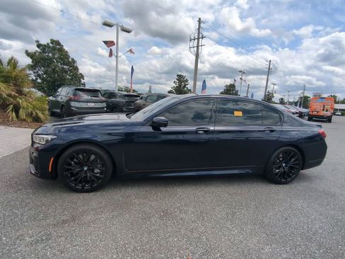 Used 2021 BMW 750i xDrive w/ Executive Package image 7