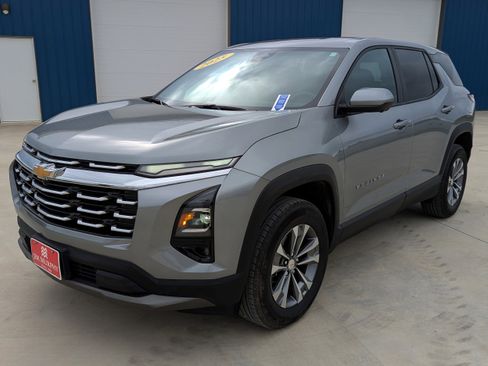 Used 2025 Chevrolet Equinox LT w/ Safety and Technology Package AWD/4WD image 1