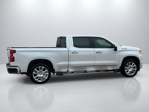 Used 2023 Chevrolet Silverado 1500 High Country w/ High Country Premium Package AWD/4WD image 4
