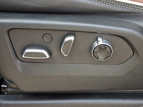 Used 2023 GMC Yukon Denali Ultimate image 18