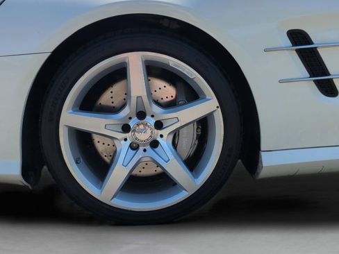 Used 2015 Mercedes-Benz SL 550 image 10