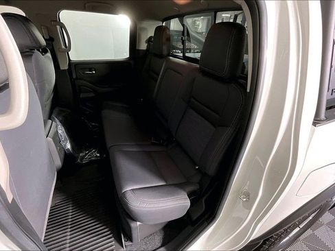 Certified 2024 Nissan Frontier SV w/ Hardbody Edition image 36