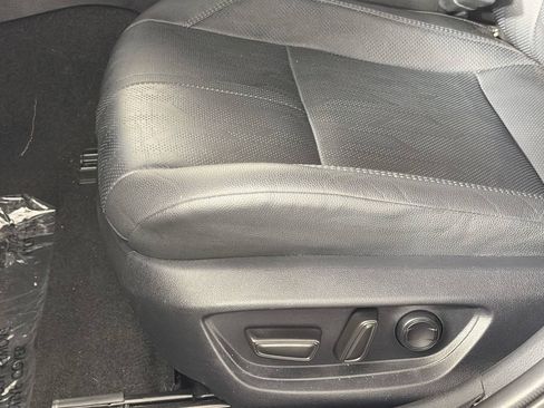 Used 2025 Toyota Camry XSE FWD image 17