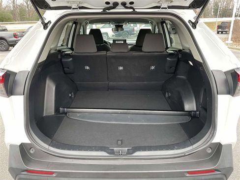 Used 2022 Toyota RAV4 XLE image 12