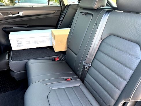 New 2026 Volkswagen Atlas Cross Sport SEL AWD/4WD image 17