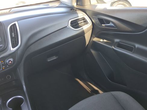 Used 2020 Chevrolet Equinox LT w/ Driver Convenience Package image 16