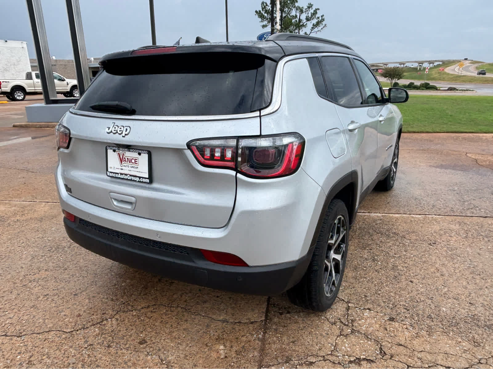 Used 2024 Jeep Compass Limited AWD/4WD image 7