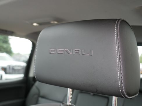 Used 2018 GMC Sierra 1500 Denali w/ Denali Ultimate Package AWD/4WD image 38