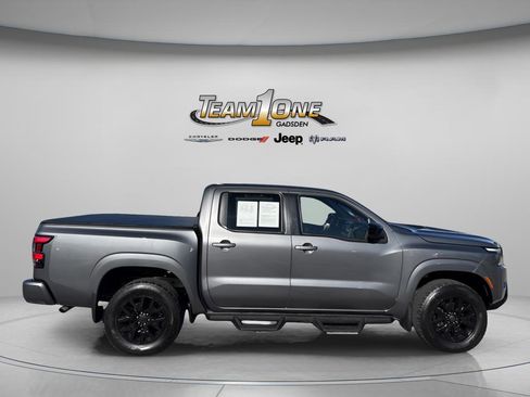 Used 2023 Nissan Frontier SV w/ Midnight Edition Package image 9