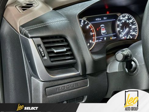 Used 2023 Nissan Rogue S AWD/4WD image 13