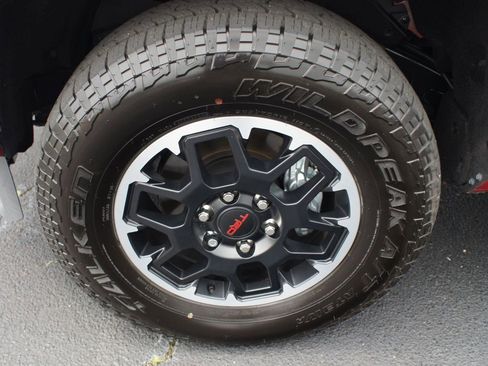 Used 2025 Toyota Tacoma TRD Off-Road w/ TRD Off Road Upgrade Package AWD/4WD image 27