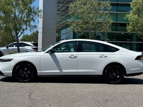 Certified 2025 Honda Accord SE image 7