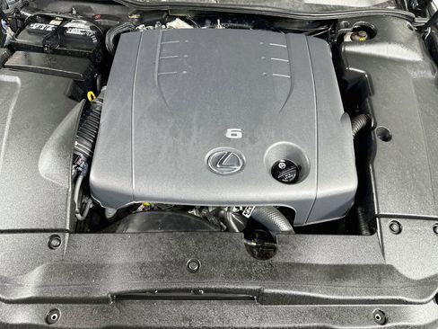 Used 2010 Lexus IS 250 w/ Preferred Accessory Package RWD image 30