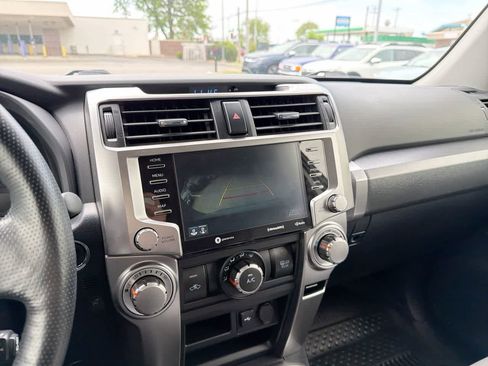 Used 2024 Toyota 4Runner SR5 Premium w/ Moonroof Package AWD/4WD image 33