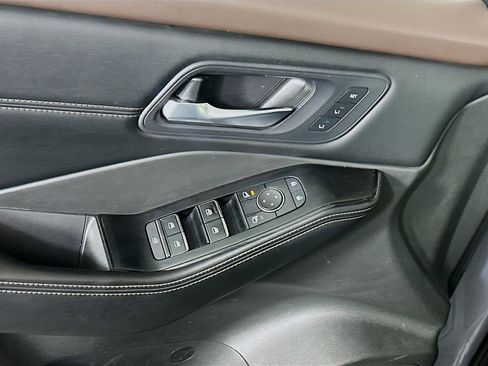 Used 2023 Nissan Rogue SL w/ SL Premium Package image 15